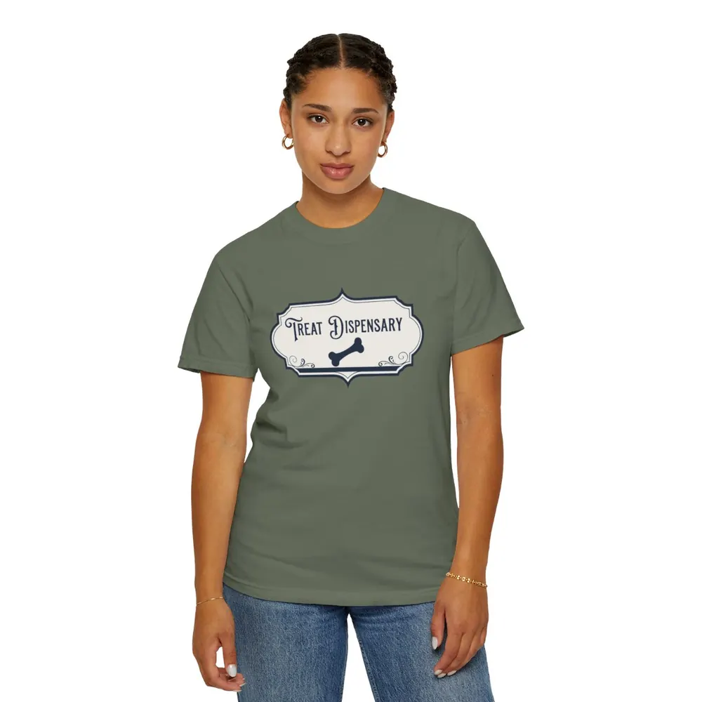 Model wearing the Treat dispensary tee in Moss